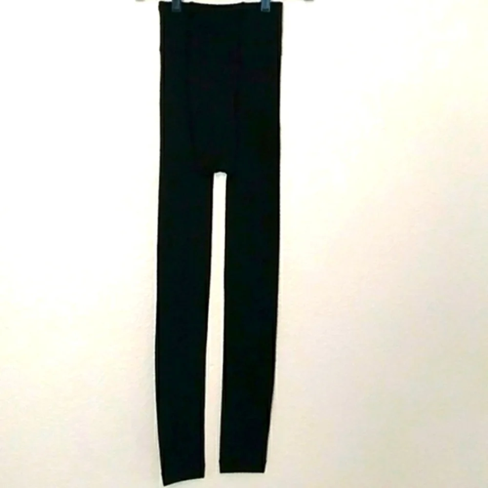 Warner's  Womans (L/XL) Black Leggings